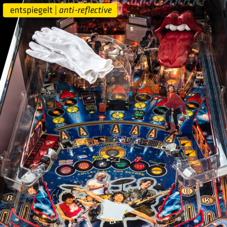 Anti-reflective pinball glass